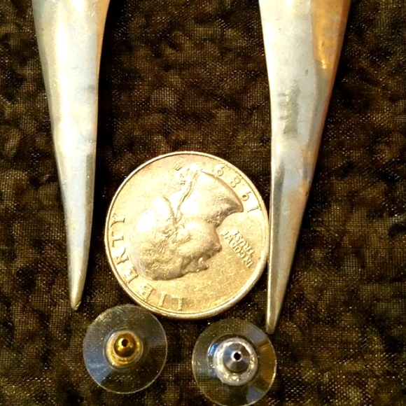 Robin Kahn Vintage Shard Pewter Earrings - Picture 7 of 10